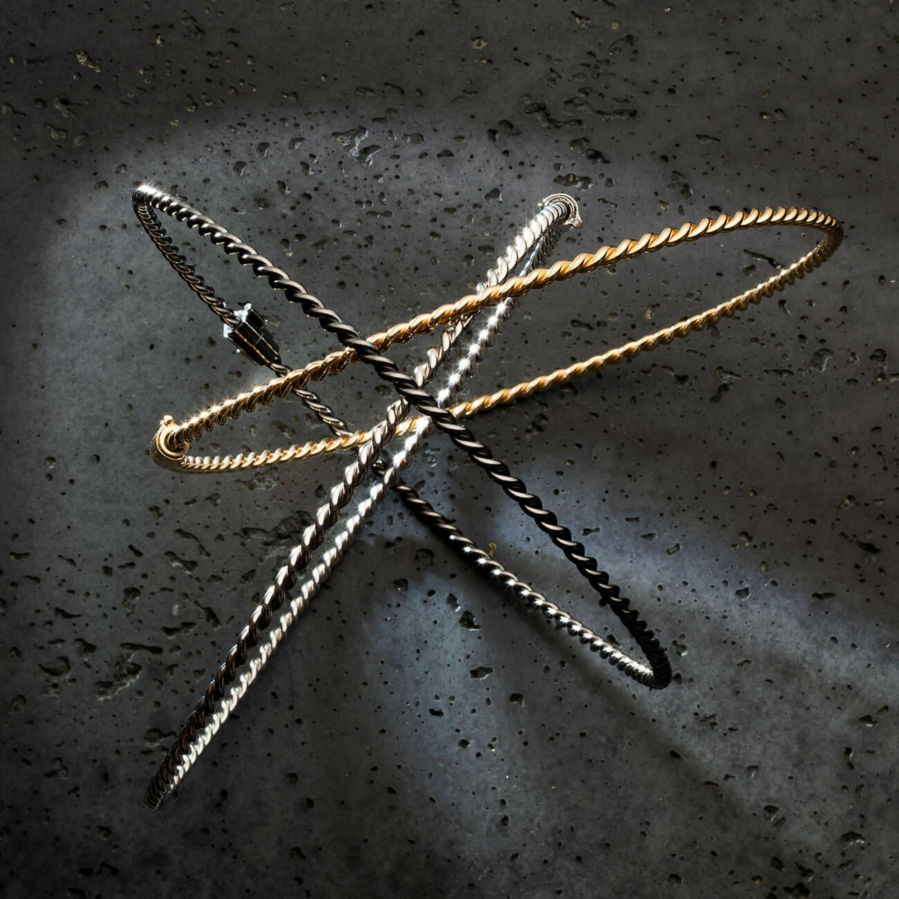 Miedziany naszyjnik tensorowy w kolorze złotym - Królewski.