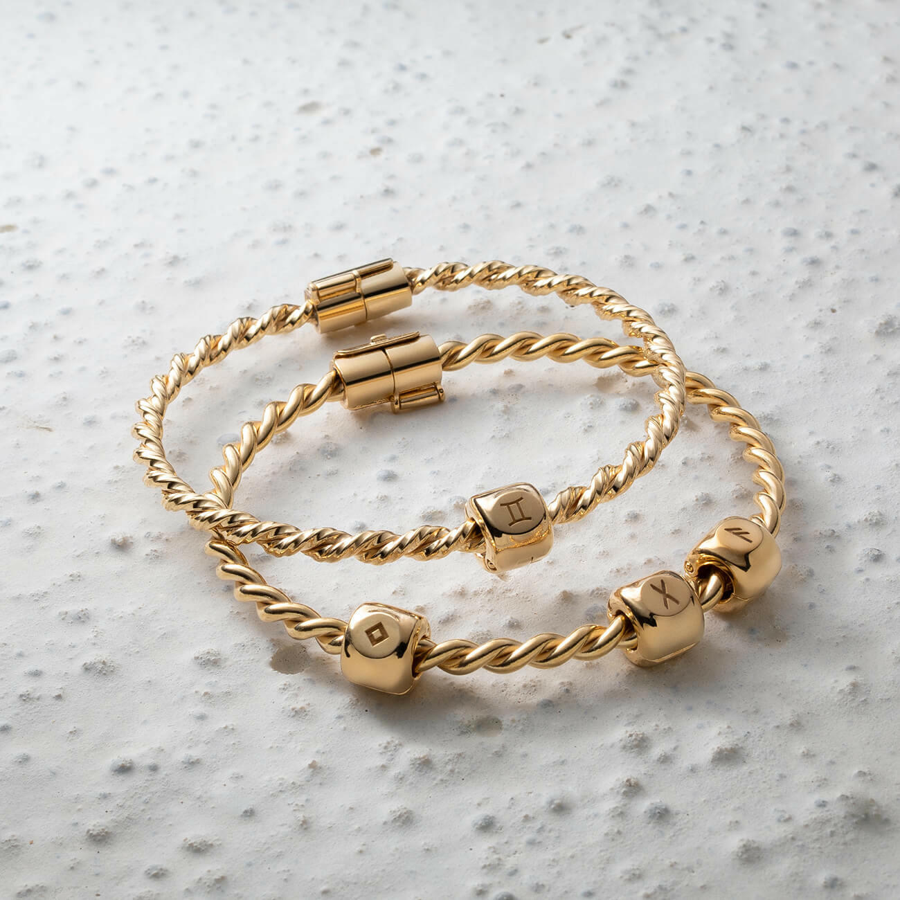 Złota bransoletka tensorowa - Amulet ochronny ze złota próby 585 - Królewski.