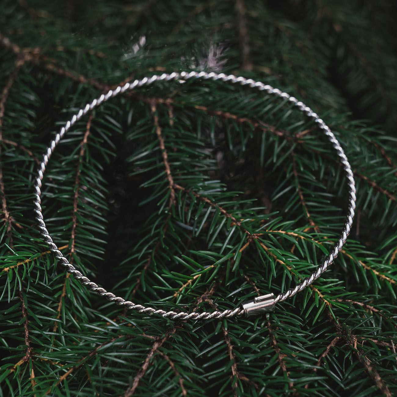 Srebrny naszyjnik tensorowy pokryty platyną - Kubit Zaginiony (177 MHz)